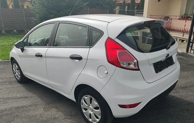 Ford Fiesta cena 32500 przebieg: 134000, rok produkcji 2015 z Brzozów małe 631